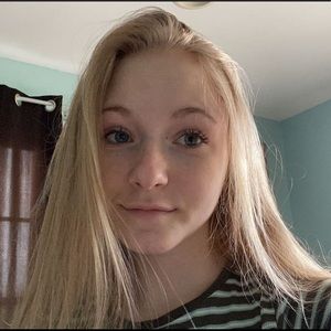 Meet your Posher, Chloe